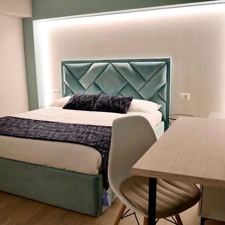 Guest House Domus Gratia Russo Рим Екстер'єр фото