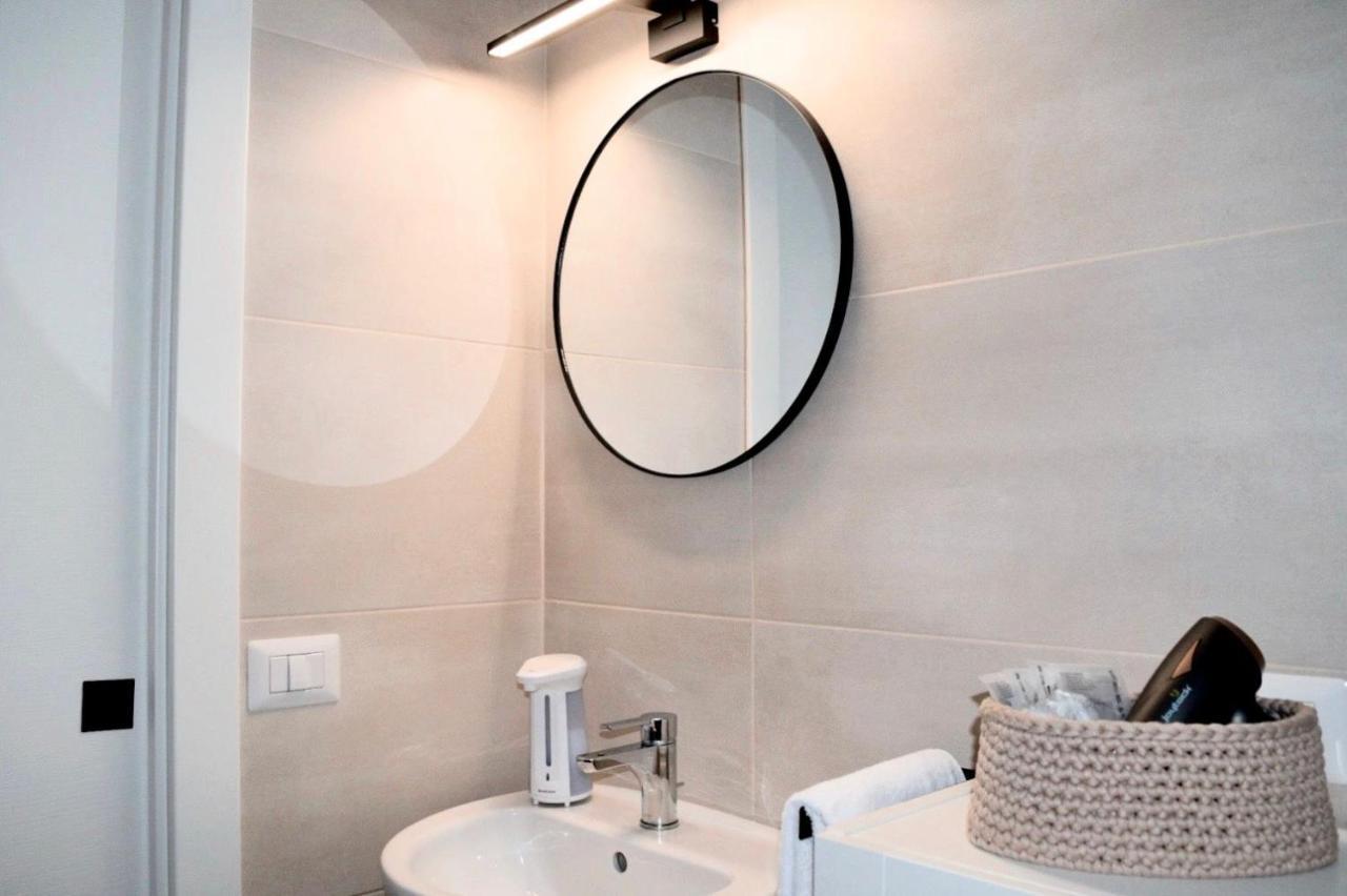 Guest House Domus Gratia Russo Рим Екстер'єр фото